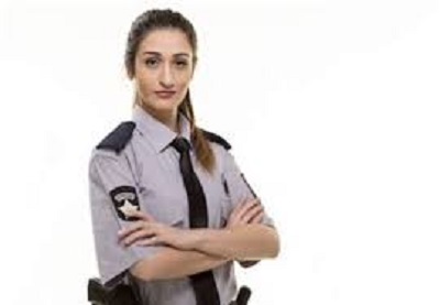  المرأة ضابط امن